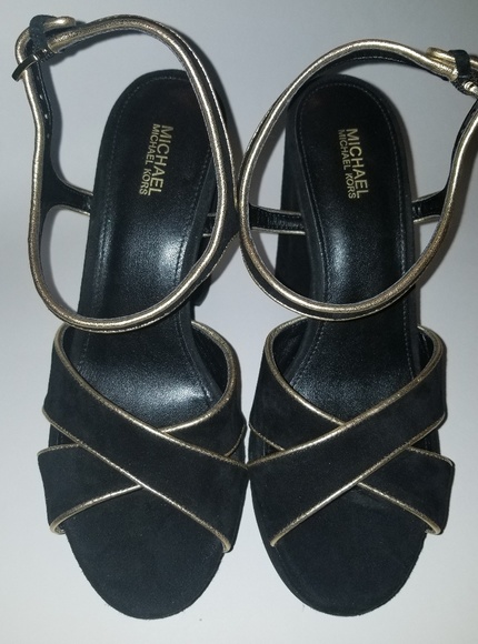 Micheal Kors Black & Gold - Picture 1 of 8